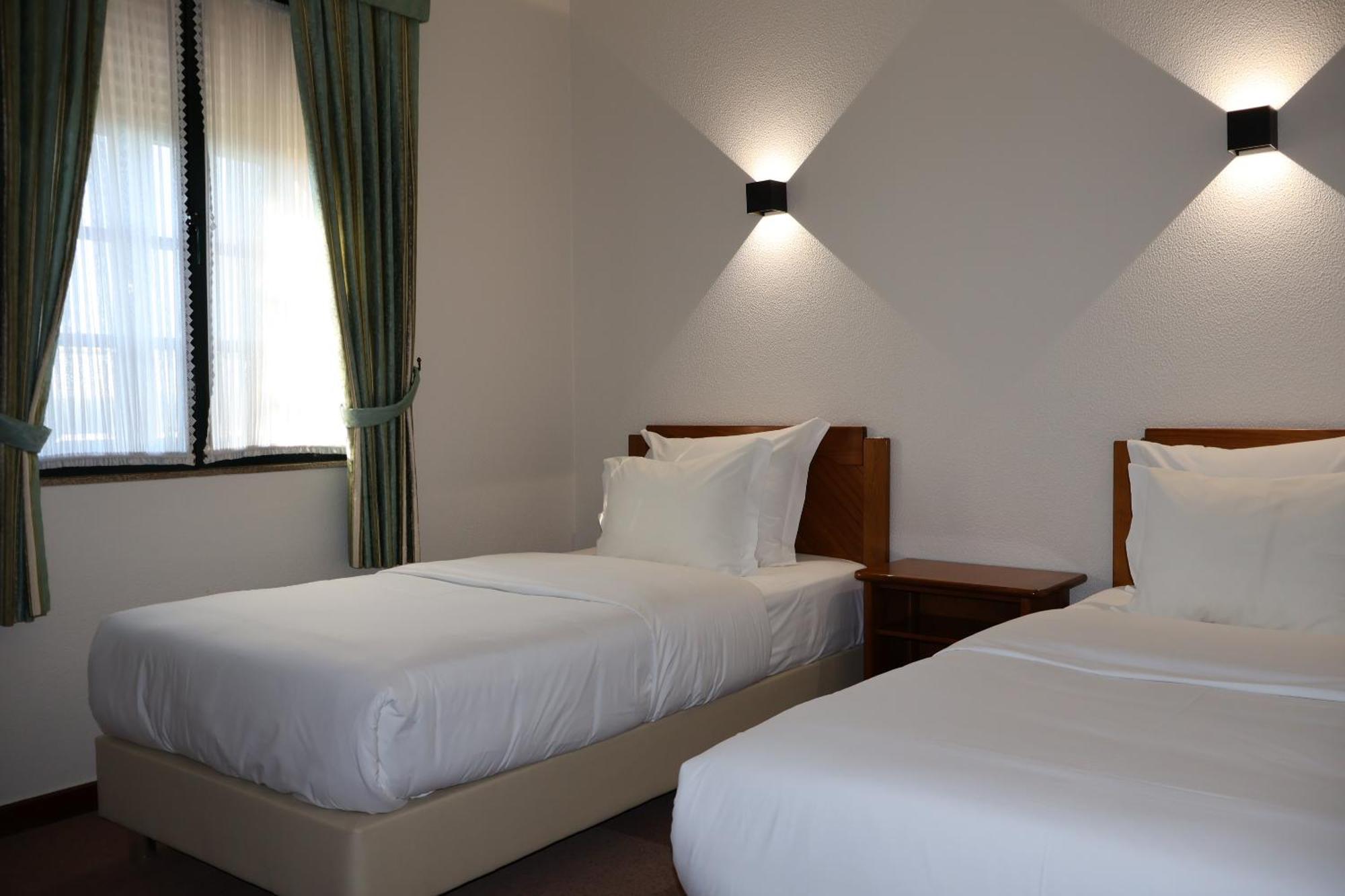 Hotel Santhyago Trofa Quarto foto